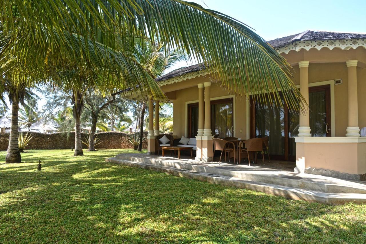 Ocean Beach Resort & Spa Malindi Exterior photo