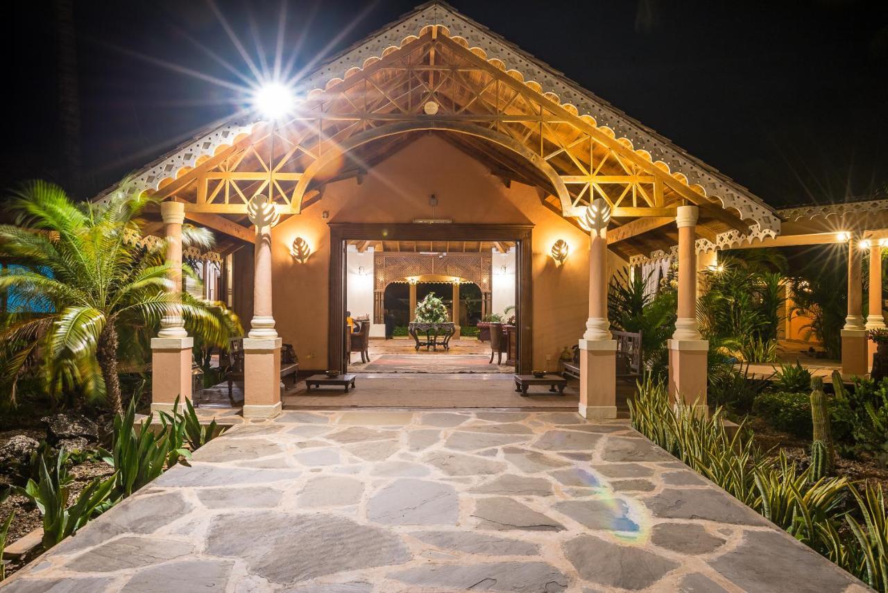 Ocean Beach Resort & Spa Malindi Exterior photo