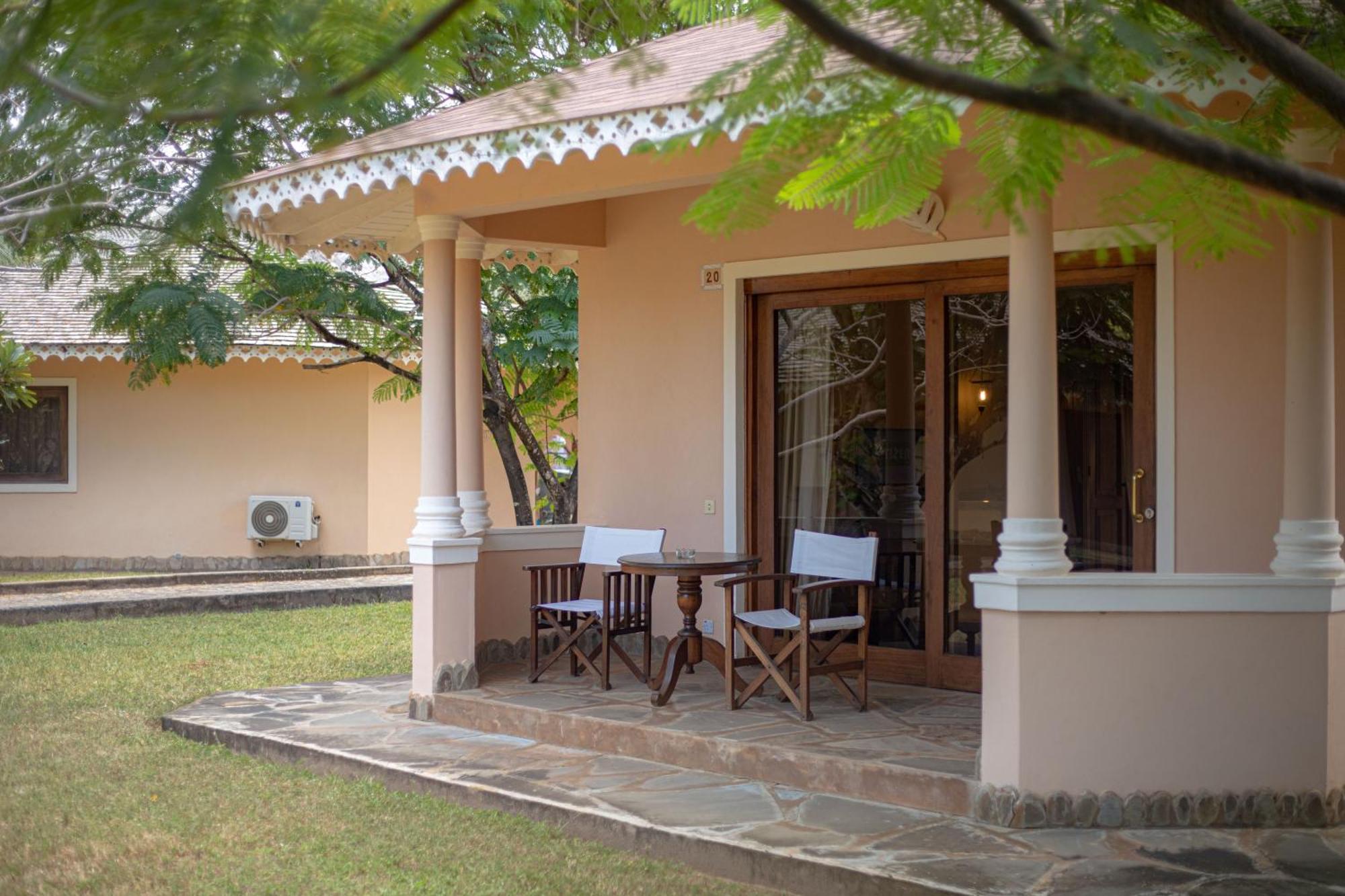 Ocean Beach Resort & Spa Malindi Exterior photo